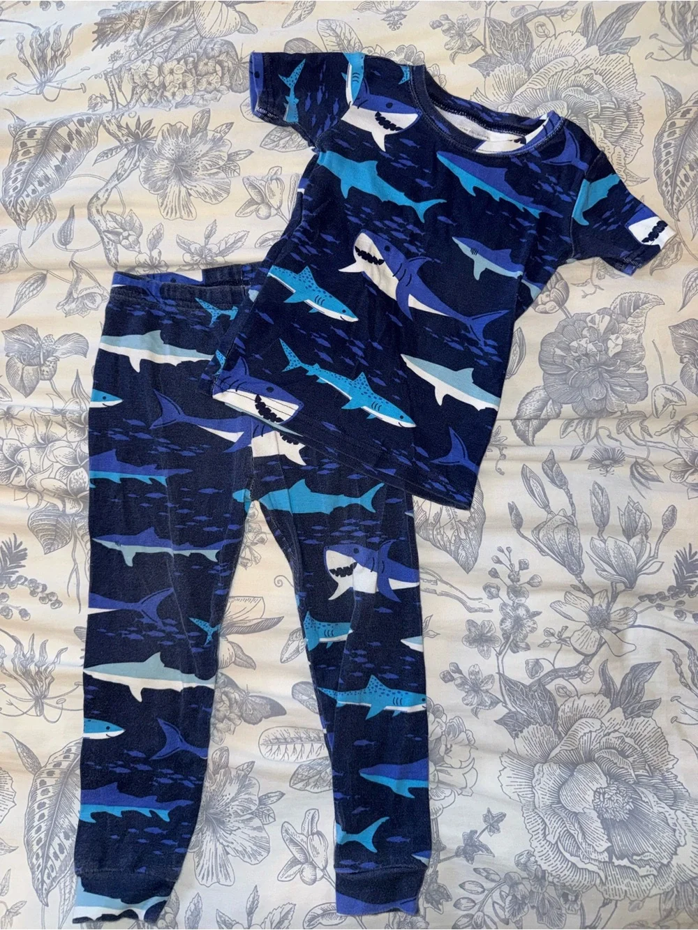 4 MATCHING SETS PJ 3T BUNDLE BAG